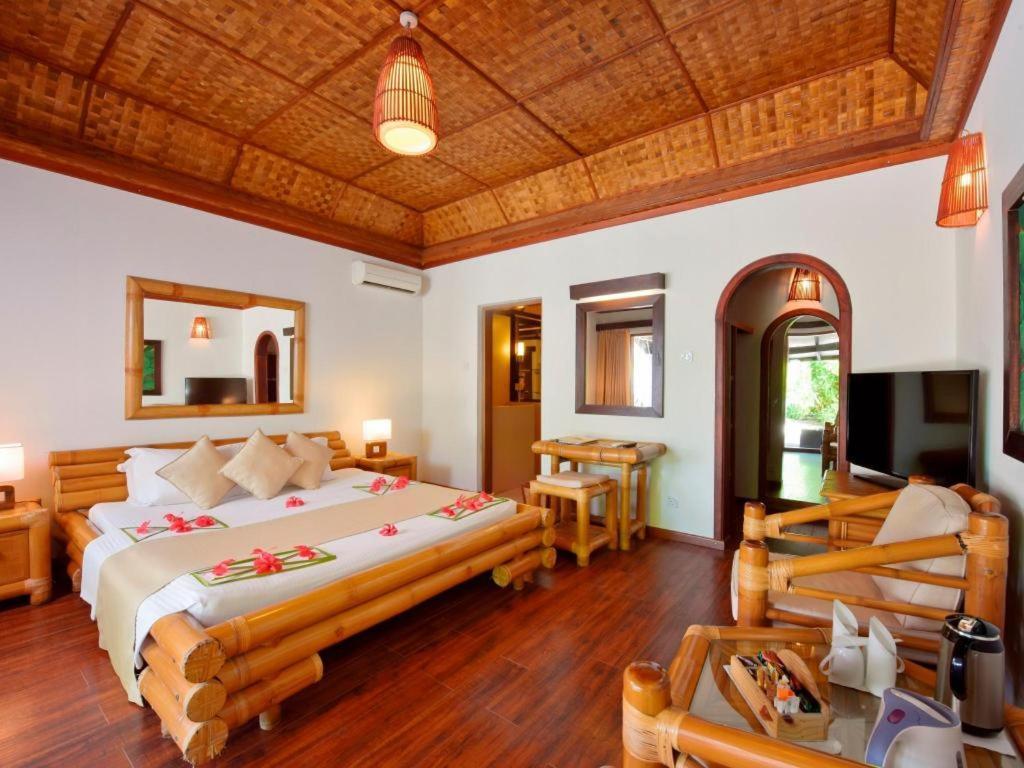Angaga Island Resort And Spa Ngoại thất bức ảnh