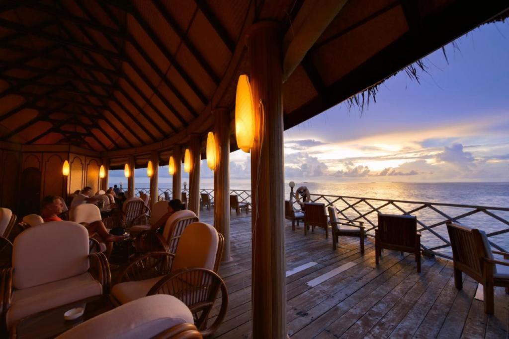 Angaga Island Resort And Spa Ngoại thất bức ảnh