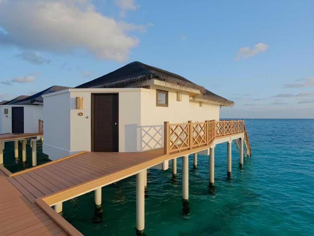 Angaga Island Resort And Spa Ngoại thất bức ảnh