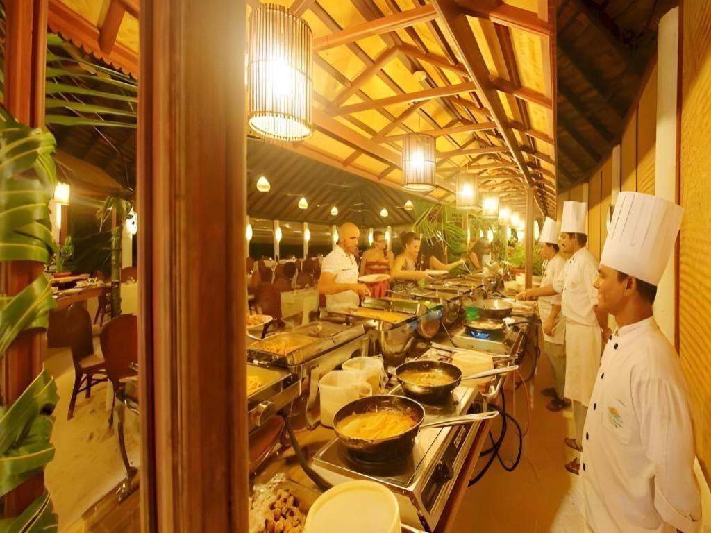 Angaga Island Resort And Spa Ngoại thất bức ảnh