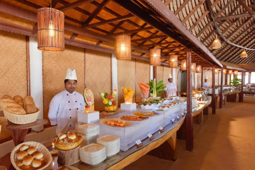 Angaga Island Resort And Spa Ngoại thất bức ảnh