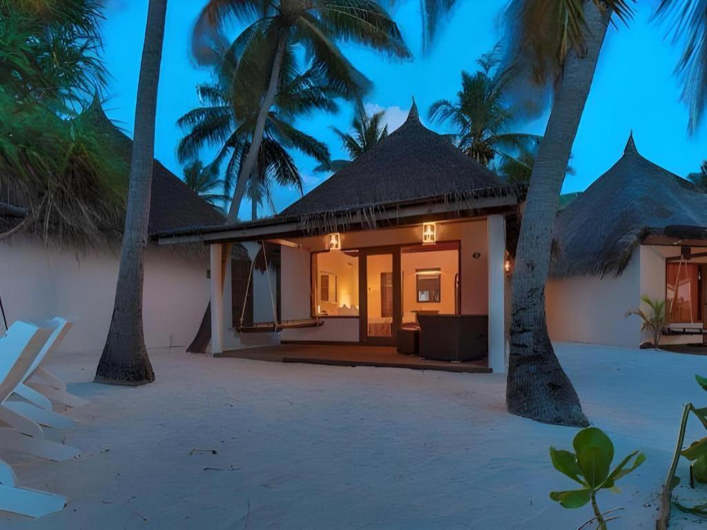 Angaga Island Resort And Spa Ngoại thất bức ảnh