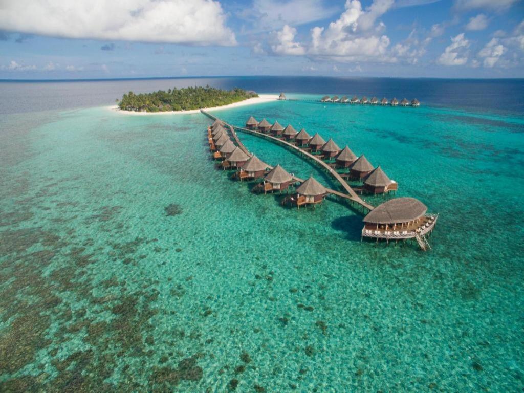 Angaga Island Resort And Spa Ngoại thất bức ảnh